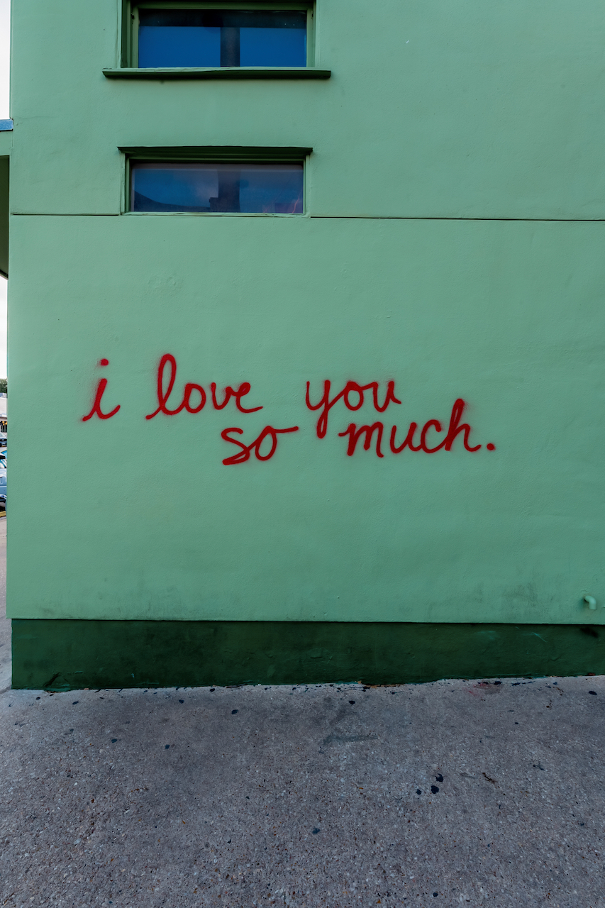 te quiero mucho grafiti